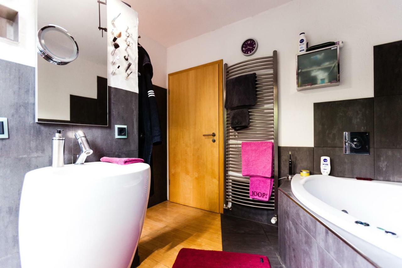 Paradies In Apartment *